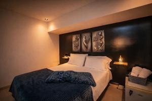 Golden House Private Jacuzzi