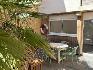 Logement spacieux au calme - Plage des Chalets
