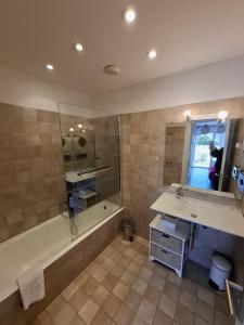 Les Suites De Robinson 01 Standing Presta