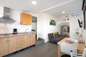 Bisangel House