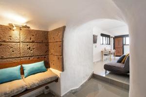 Bisangel House