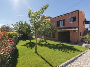 Holiday Home Villa Roza by Interhome