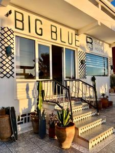 BIG BLUE guest house