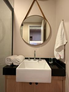 Loft 1702 · Duplex loft w private balcony and Brooklin metro