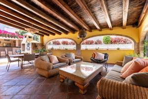 Rustic Spanish Villa Saltwater Pool