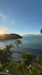 Apto novo 2 quartos - VISTA Maravilhosa para o Mar - PÉ NA AREIA- PETFRIENDLY PREMIUM PRAINHA