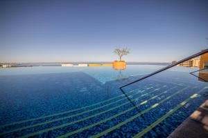 Exclusive 3BR Villa in Puerta Cortés with Jacuzzi, Golf Cart & Beach Club | 18C