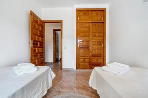 Chalet a pie Cala Forn con piscina