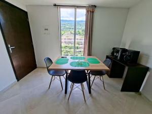 Apto Moderno con Piscina Privada y Vista Panorámica en San Gil