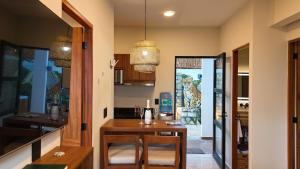 La Veleta Retreat Pools Jacuzzi Near Beach