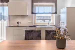 Aster Moments Apt Marie