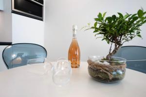 Aa Imbarcadero apartments