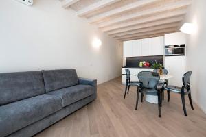 Aa Imbarcadero apartments