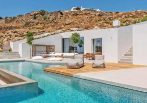 Luxurious Agios Stefanos Villa 6 Bedrooms, Private Pool, Stunning Views