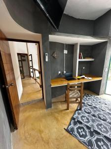 Casa Tropical Nibasan, beautiful garden and pool