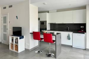 Beach Apartment with Pool, Terrace