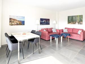 Beach Apartment with Pool, Terrace