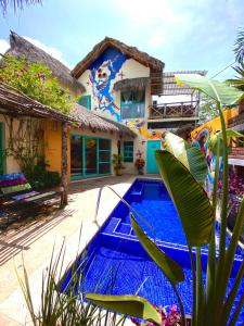 Casa Tropical Nibasan, beautiful garden and pool