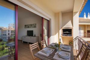 Cosy Apartment With Pool 2