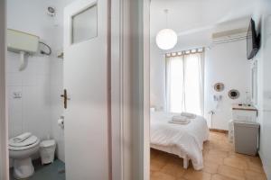 Livadia Seaside Studios 13