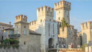 Villa Sirmione Front Lake