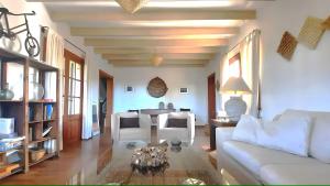 Charming villa by the sea