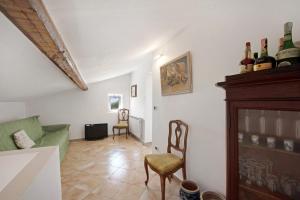 Cottage rustico con vista mare