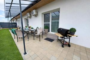Local-Lux Garden Residence B- 2 Bedrooms-Terrace