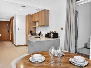 PNB Living - High Floor Urban Oasis - 2 Balconies