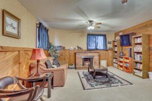 < 3 Mi to Lake Sakakawea! Hunting & Fishing Lodge