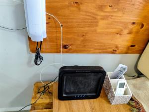 F1- 2 Suítes, sala e cozinha tudo com Ar Condicionado Split, 2 banheiros, 1 Lavabo, 1Garagem e internet rápida - Beira Mar