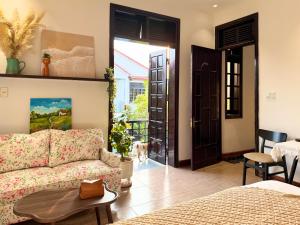 The Wooden Page - Rest in the Stories