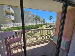 Ocean & Pool View - Hot Tubs - 2 Pools - Gym - Tennis - on seawall - Cruise Parking included shoreline stays 5108