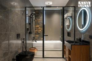 StayVista at The Earth Stone with Infinity Pool, Lawn