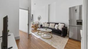 Kensington 3BR Luxury You Deserve by REGAL REALMS