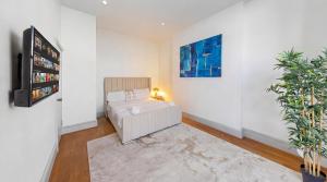 Kensington 3BR Luxury You Deserve by REGAL REALMS