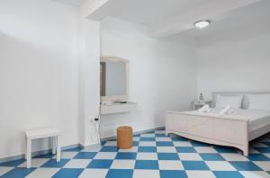 Nicolas House 3