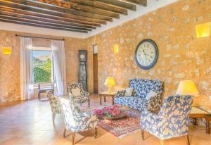 Finca next to Port Andratx pool