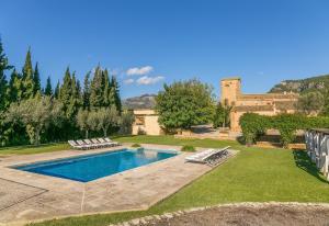 Finca next to Port Andratx pool