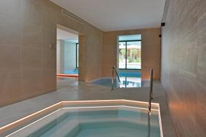Allonbay Mediterranean Apartments by NRAS
