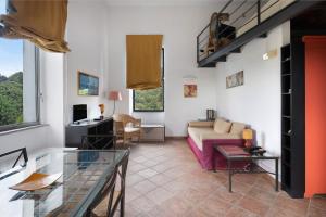 Flegrea House