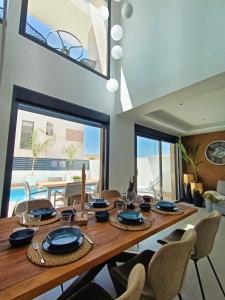 R-40-2 Luxurious Villa with pool