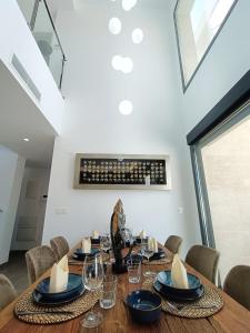 R-40-2 Luxurious Villa with pool