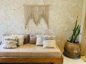 Modern Condo Retreat Rooftop Pool