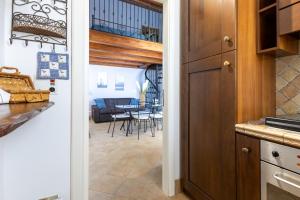 Attic Apartment Acate img16