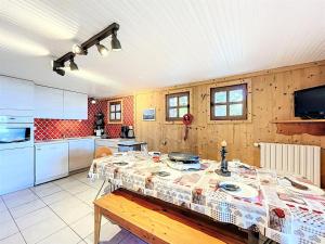Chalet La Maisonnee - APPARTEMENT 8 PERS - DANS CHALET - PROCHE PISTES MAE-0393