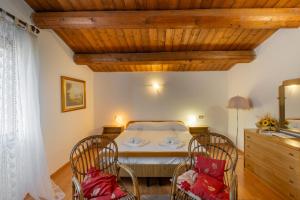 Ampio living e 3 camere tra le colline di Urbino