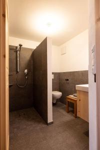 Hofer Hitt Rooms Apartments