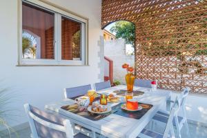 Villa Gioia 400m from the beach