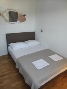 Seaview Apartments